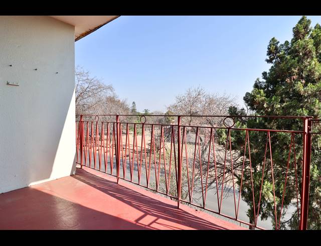 2 BEDROOM APARTMENT FOR SALE IN KENSINGTON B
